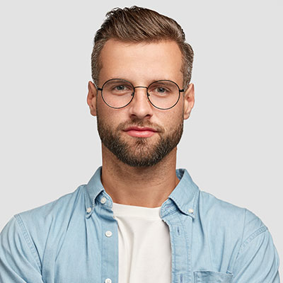  Lukas R.